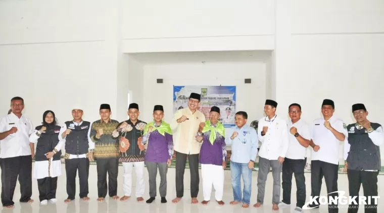 229 Calon Jamaah Haji Asal Kabupaten Padang Pariaman Resmi Dilepas Sekda Menuju Tanah Suci