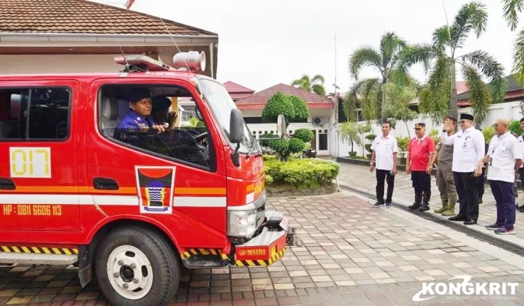 Pemko Padang Kirim 1 Pleton Personel Gabungan Damkar dan Satpol PP Bantu Pemulihan Bencana di Tanah Datar
