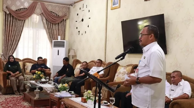 Pj Wali Kota Payakumbuh Suprayitno Siraturahmi dengan Awak media