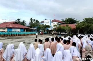 Wawako Solok Irup Peringatan Hardiknas di SMP N 2 Kota Solok