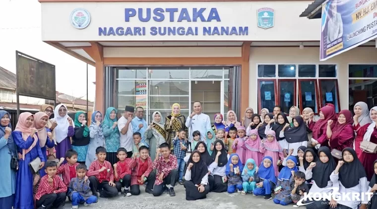 Ny. Emiko Epyardi Asda Resmikan Pustaka Nagari Sungai Nanam Tingkatkan Literasi Generasi Kabupaten Solok