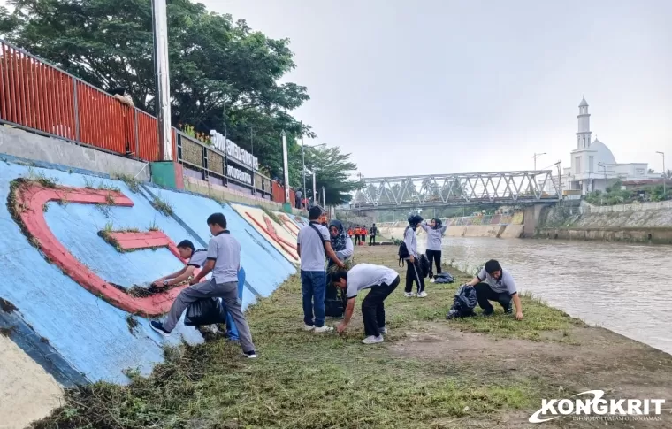 Peringati Hari Lingkungan Hidup Sedunia, DLH Kota Solok Adakan Goro di Batang Lembang