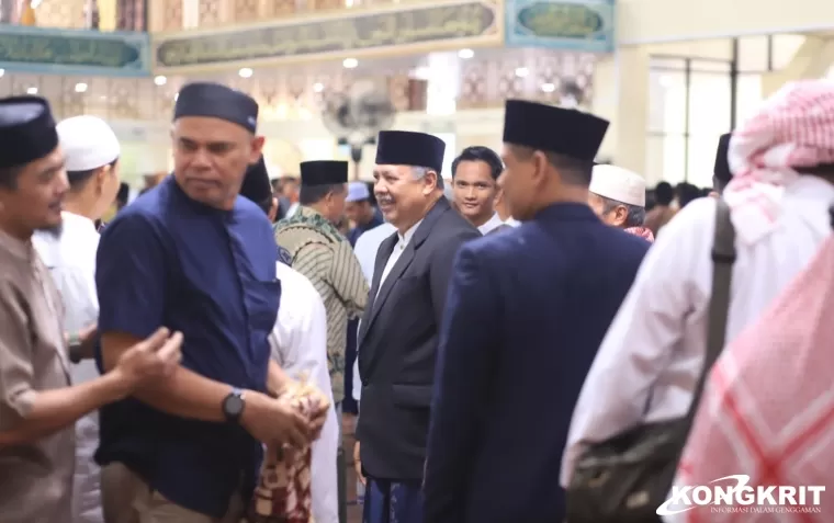 Wali Kota Solok Sambut Idul Adha di Masjid Agung Al Muhsinin, Berikan Pesan Mendalam