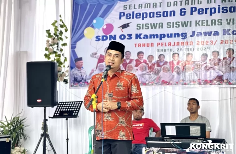 Wawako Solok Ingatkan Orang Tua tentang Dampak IT pada Acara Perpisahan Siswa SDN 03 Kampung Jawa