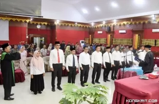 Roberia Resmi Lantik 12 Pejabat Baru di Lingkungan Pemko Pariaman