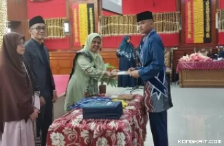 Wisuda Perdana SMP IT Attin Sumbar, Hertati Taher Tekankan Pentingnya Pendidikan Berkualitas