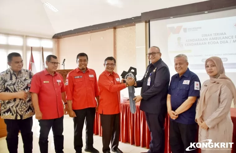 Andree Algamar Serahkan Bantuan 12 Motor dan 2 Ambulans untuk Optimalkan Kinerja PMI Kota Padang