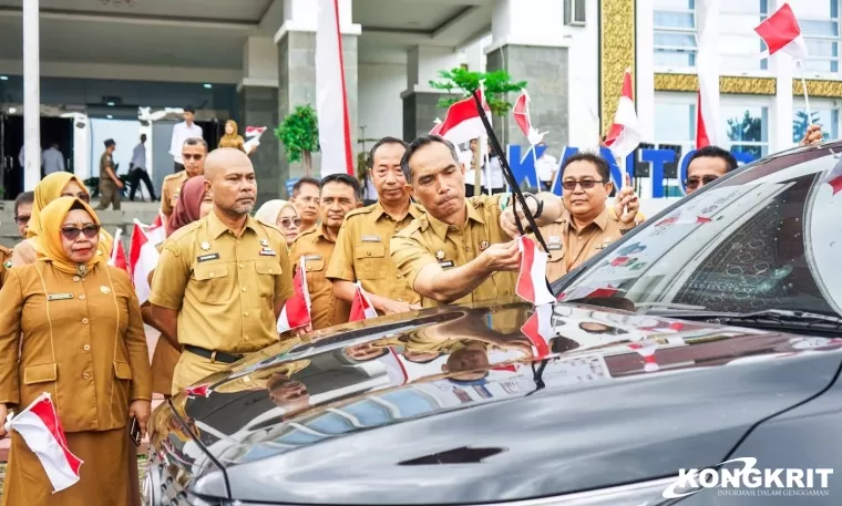 Jelang HUT RI ke-79, Pemkab Solok Canangkan Gerakan Pembagian 6 Ribu Bendera Merah Putih