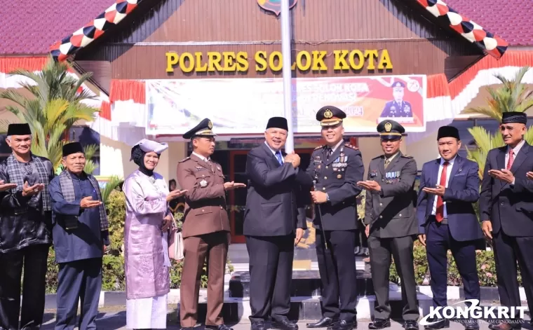 Wali Kota Solok Hadiri Upacara Hari Bhayangkara ke-78