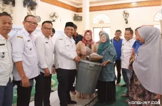 Suhatri Bur Alokasikan Bantuan Budikdamber kepada 300 Keluarga di Kabupaten Padang Pariaman