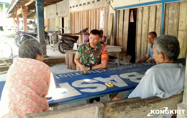 Babinsa Koramil 07PK Perkuat Hubungan dengan Tokoh Pemuda Padang Bintungan