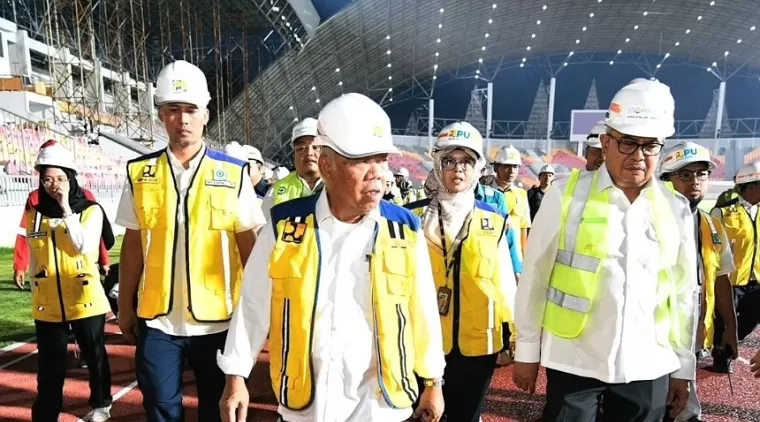 Menteri PUPR, Basuki Hadimuljono saat meninjau Venue PON XXI Aceh - Sumut