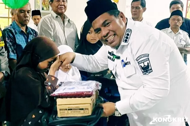 Sempat Berhenti, Kini Shakila Kembali Bersekolah Berkat Dukungan Bupati Padang Pariaman