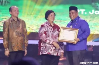 Bupati Padang Pariaman, Raih Penghargaan Proklim Lestari dan Pembina Terbaik dari KLHK