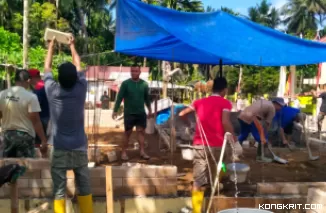 Satgas TMMD ke-121 Kodim 0308Pariaman dan CSR PT Semen Padang Bangun Rumah Layak Huni