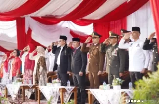 Upacara Penurunan Bendera Merah Putih Peringatan HUT RI ke-79 di Kabupaten Solok berlangsung Khidmat