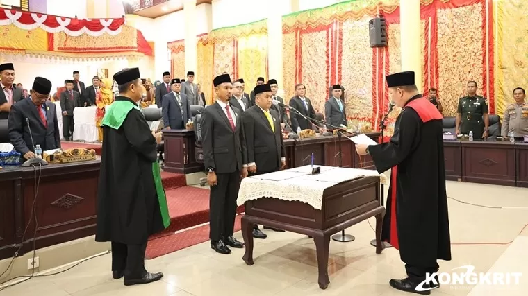 Muhajir Muslim dan Riza Saputra Resmi Dilantik Sebagai Pimpinan DPRD Kota Pariaman 2024-2029 (Foto: Dok.Istimewa)