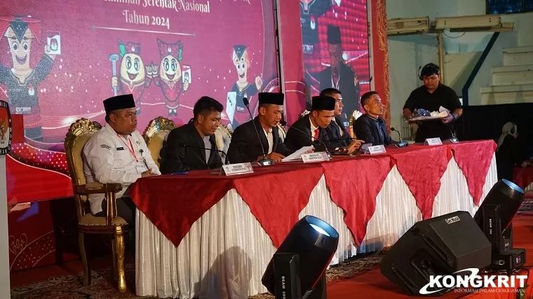 Pemkab Solok Hadiri Rapat Pleno KPU, Tiga Pasangan Calon Bupati dan Wakil Bupati Solok Diperkenalkan (Foto: Dok.Istimewa)