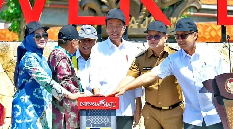 Presiden Jokowi Resmikan Flyover Djuanda di Kabupaten Sidoarjo, Jawa Timur, Jumat (5/9/2024)