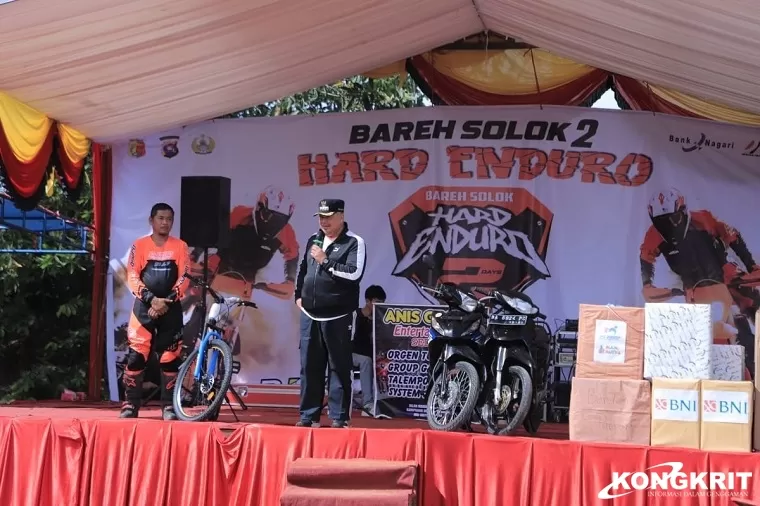 Wali Kota Solok Resmi Lepas Ribuan Peserta Bareh Solok 2 Hard Enduro Trail Adventure (Foto: Dok.Istimewa)