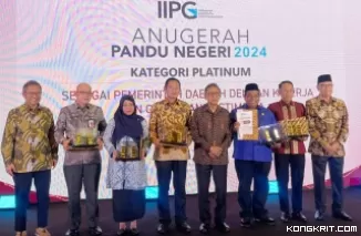 Bupati Padang Pariaman Raih Penghargaan Anugerah Pandu Negeri Kategori Platinum 2024