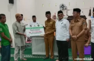 Bupati Safaruddin Serahkan Bantuan Beasiswa Untuk 2129 Pelajar SD, SMP dan Mahasiswa