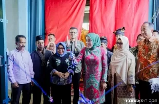 Gapoktan Parambahan Terima Bantuan Rice Milling Unit dari Ketua Forikan Kabupaten Solok (Foto: Dok,Istimewa)