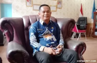 Kepala Dinas (Kadis) Pendidikan dan Kebudayaan Kabupaten Kepulauan Mentawai, Aban Barnabas Sikaraja