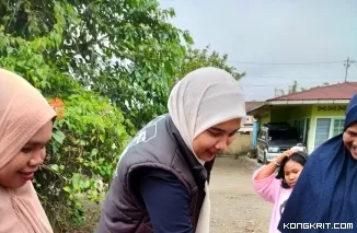 Kasih Sayang Ibu di Tengah Kampanye: Momen Mengharukan Fiona Agita Erman Safar di Bukittinggi (Foto: Dok.Istimewa)