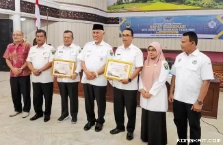 Pasaman Lepas Status Daerah Tertinggal, Bupati Terima Penghargaan dari Gubernur Sumbar