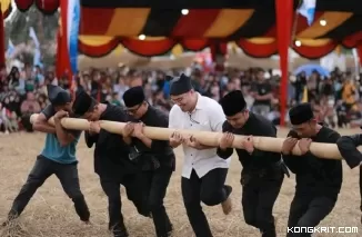 Wakil Wali Kota Solok Hadiri Permainan Tradisional di Festival Rang Solok Baralek Gadang (Foto: Dok.Istimewa)