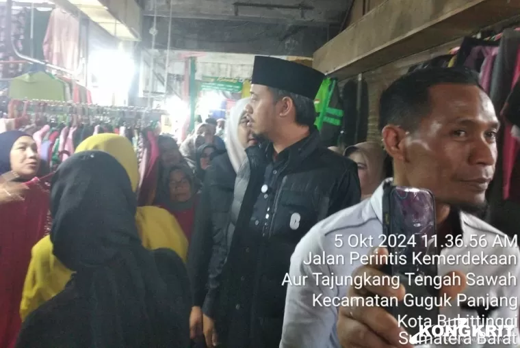 Cawako Erman Safar Blusukan Menjemput Aspirasi Warga Pasar Aua Tajungkang