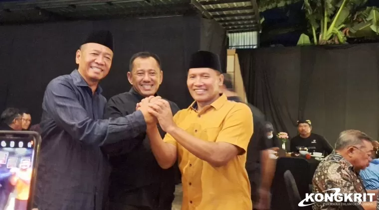 Heru Tjahjono (tengah) bersama Gatut Sunu - Ahmad Baharudin