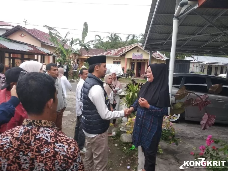 Erman Safar Dapat Pujian Warga Koto Selayan Saat Blusukan, Program Sosial Diapresiasi (Foto: Dok.Istimewa)