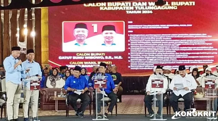 Paslon nomer urut 1 Gatut Sunu Wibowo - Ahmad Baharudin (GaBah) saat menyampaikan visi misi dan program kerja di acara debat publik pertama Bupati - Wakil Bupati Tulungagung 2024.