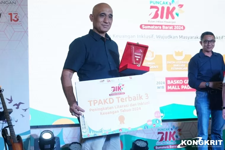 Pemkab Solok Raih Penghargaan TPAKD Terbaik di Sumatera Barat 2024