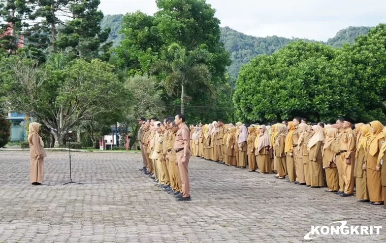 Pimpin Apel Pagi, Kadis Kominfo Kabupaten Solok Tekankan Kedisiplinan ASN dan Kesiapan Cybersecurity