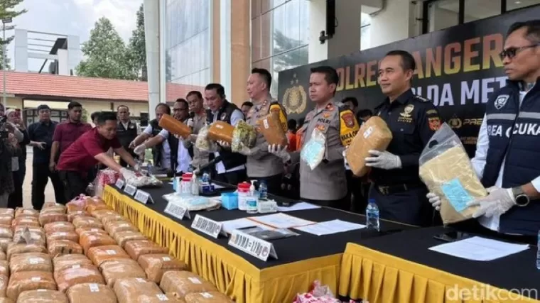 Polres Tangerang Selatan Ungkap Jaringan Narkotika Internasional, 15 Tersangka Berhasil Ditangkap