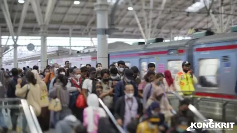 Viral Kepadatan Penumpang di Stasiun Manggarai, Ini Faktanya