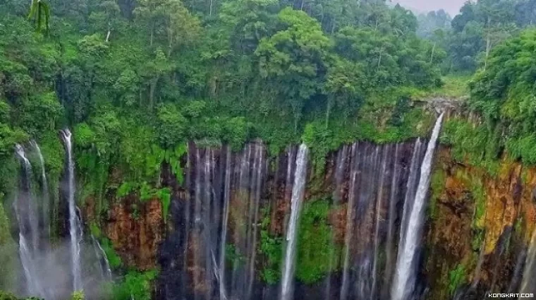 Sumber Mata Air dan Air Terjun Alami