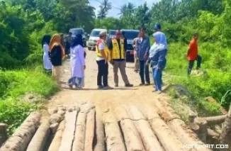 Tim teknis survei untuk pemasangan jembatan Bailey di Sasak - Maligi