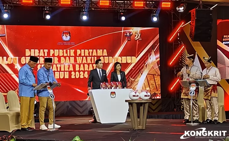 Debat Publik Cagub Sumbar 2024, Mahyeldi dan Epyardi Berebut Keunggulan dalam Isu SPBE