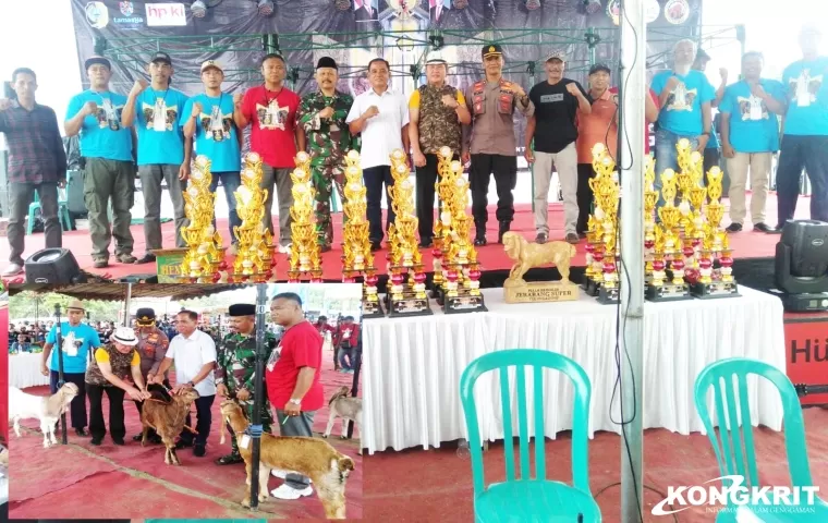 Kepala Disnakkeswan Tulungagung (baju putih) bersama Forkopimcam Ngunut dan panitia di acara kontes kambing PE di Desa Kaliwungu