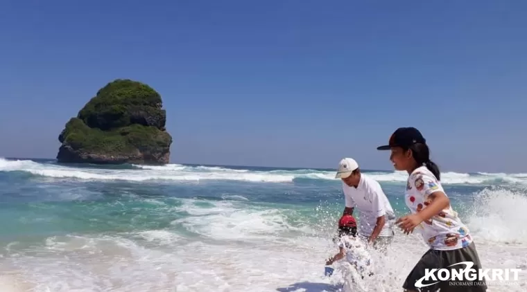 Eksplorasi Keindahan Pantai Goa Cina, Destinasi Eksotis di Malang yang Wajib Dikunjungi (Foto: Dok.Istimewa)