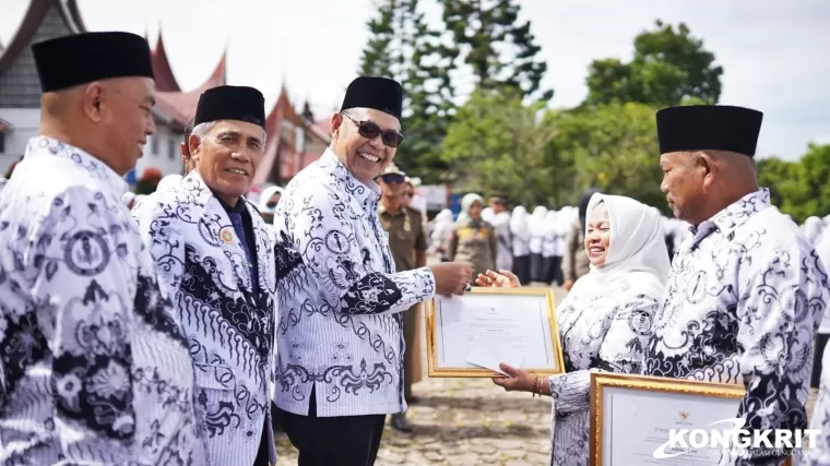 Kabupaten Solok Peringati HUT ke-79 PGRI dengan Apresiasi untuk Guru Berdedikasi