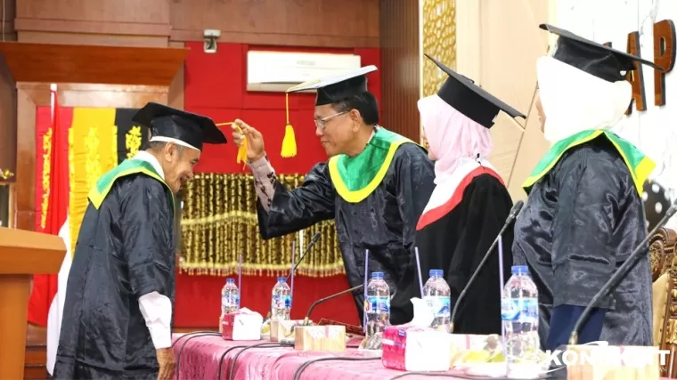 Lansia di Kota Pariaman Gelar Wisuda, Semangat Belajar Tak Terbatas Usia