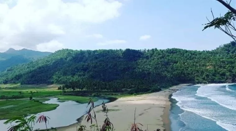 Pantai Kebo Ngulung Wetan, Tempat Camping dan Spot Foto Instagramable yang Lagi Ngetren di Trenggalek