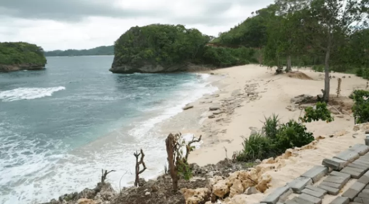 Pantai Tanjung Penyu Malang, Keindahan yang Terjaga dan Pesan untuk Sobat Wisatawan