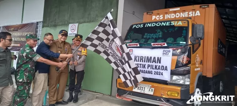 Pj Wali Kota Padang Lepas Logistik Pilkada, Ajak Warga Gunakan Hak Pilih