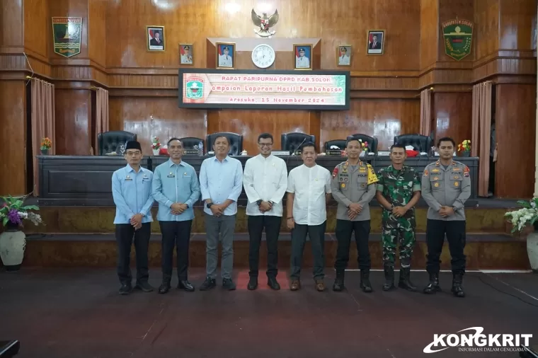 Rapat Paripurna DPRD Kabupaten Solok Bahas Ranperda APBD Tahun 2025